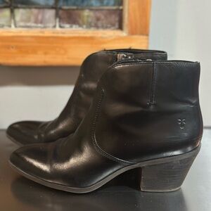 Frye Jennifer Ankle Boot Women’s Size 8.5 EUC